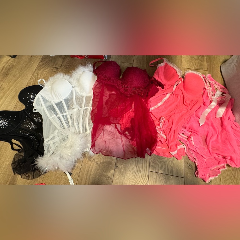 ✨VS corsets and nightgowns✨